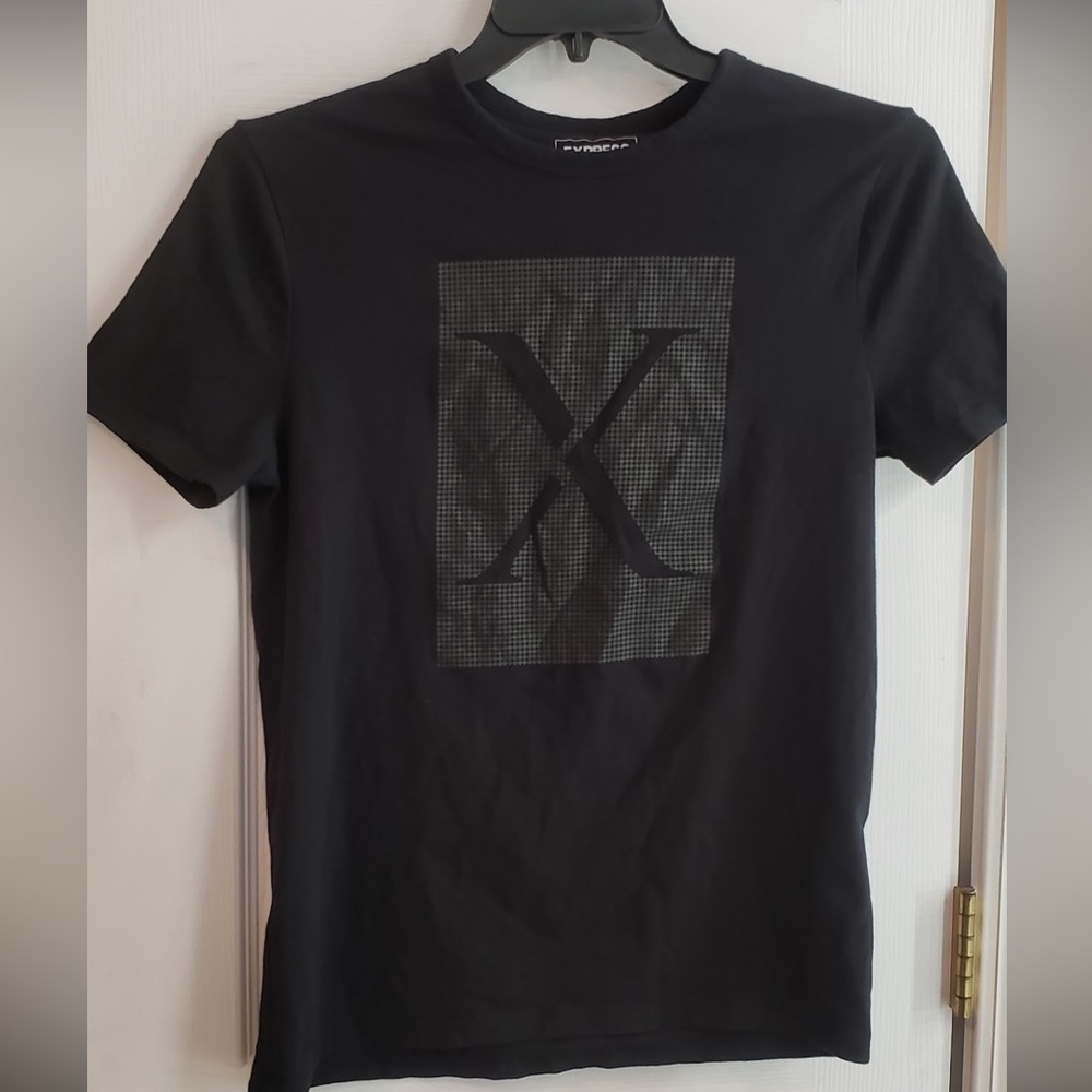 Express blocked X graphic tee